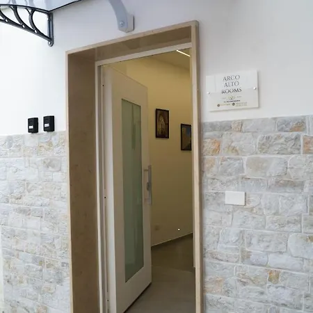 Arco Alto 3*